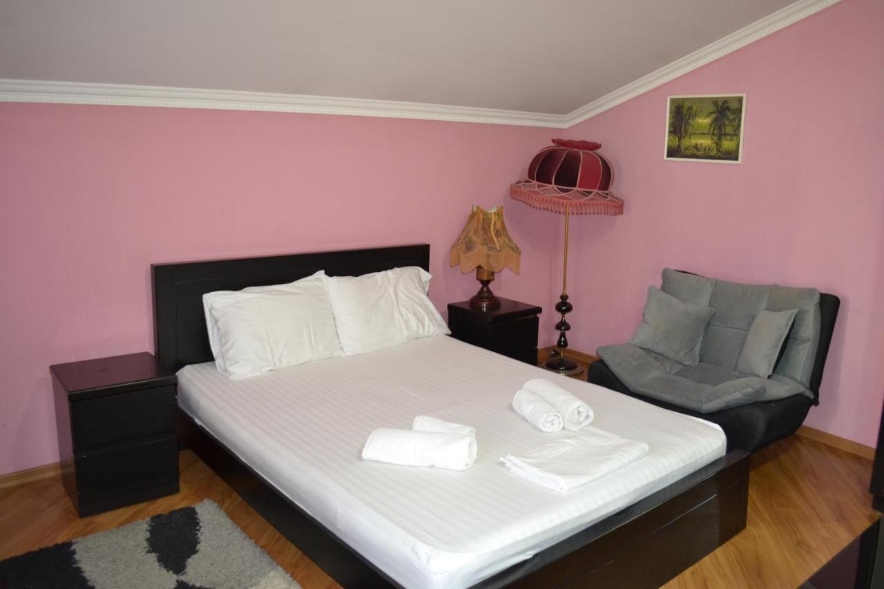 Hotel Isaka Tbilisi Buitenkant foto