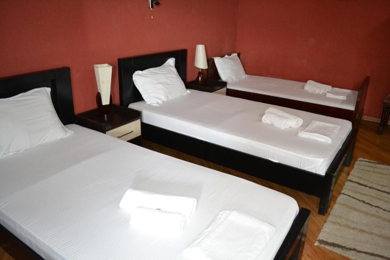 Hotel Isaka Tbilisi Buitenkant foto