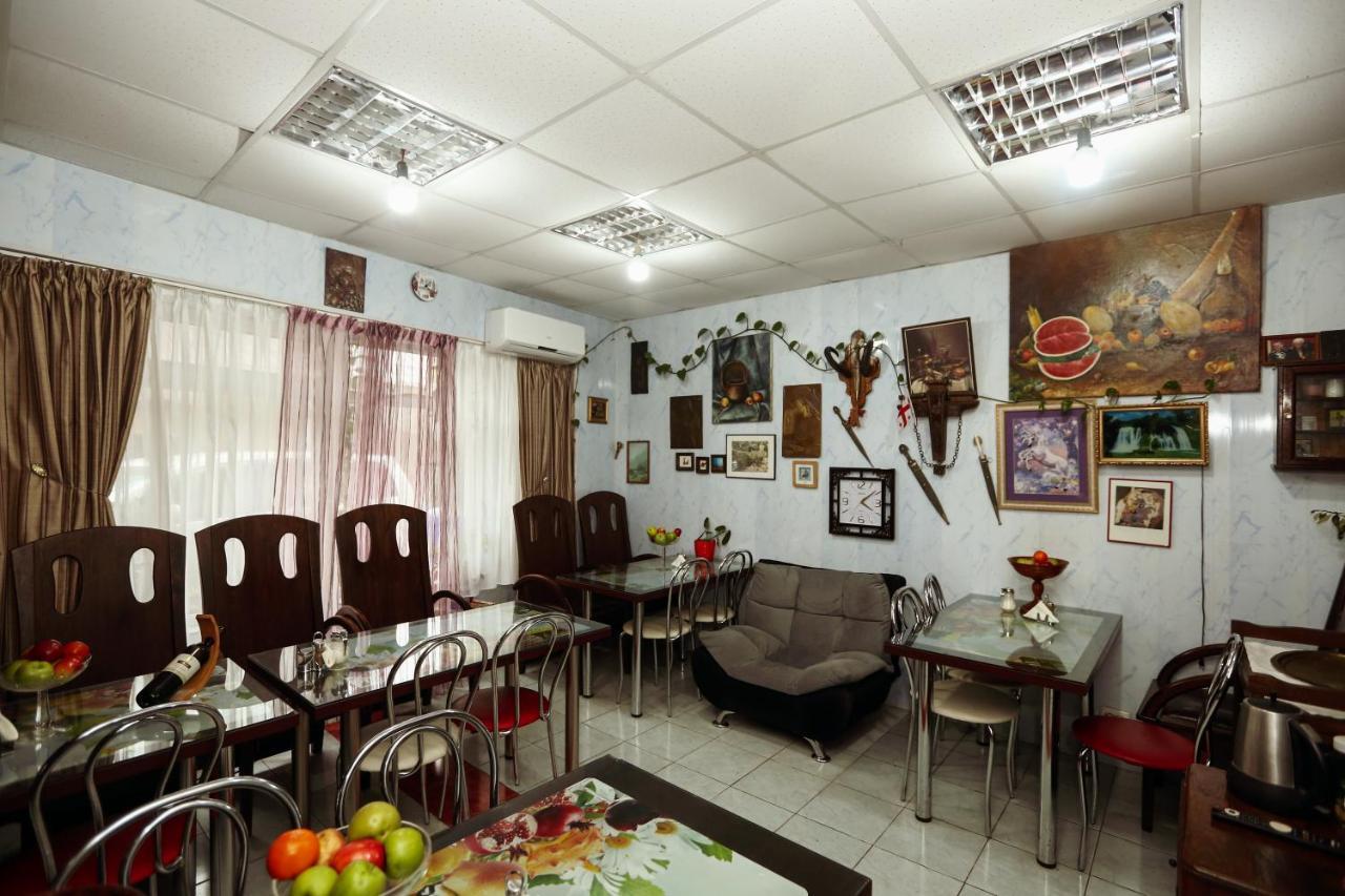Hotel Isaka Tbilisi Buitenkant foto