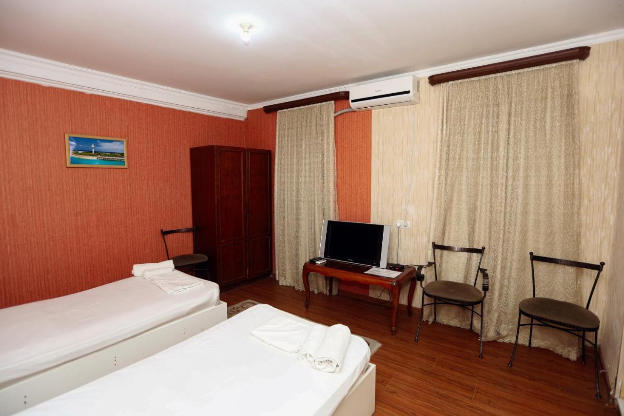 Hotel Isaka Tbilisi Buitenkant foto