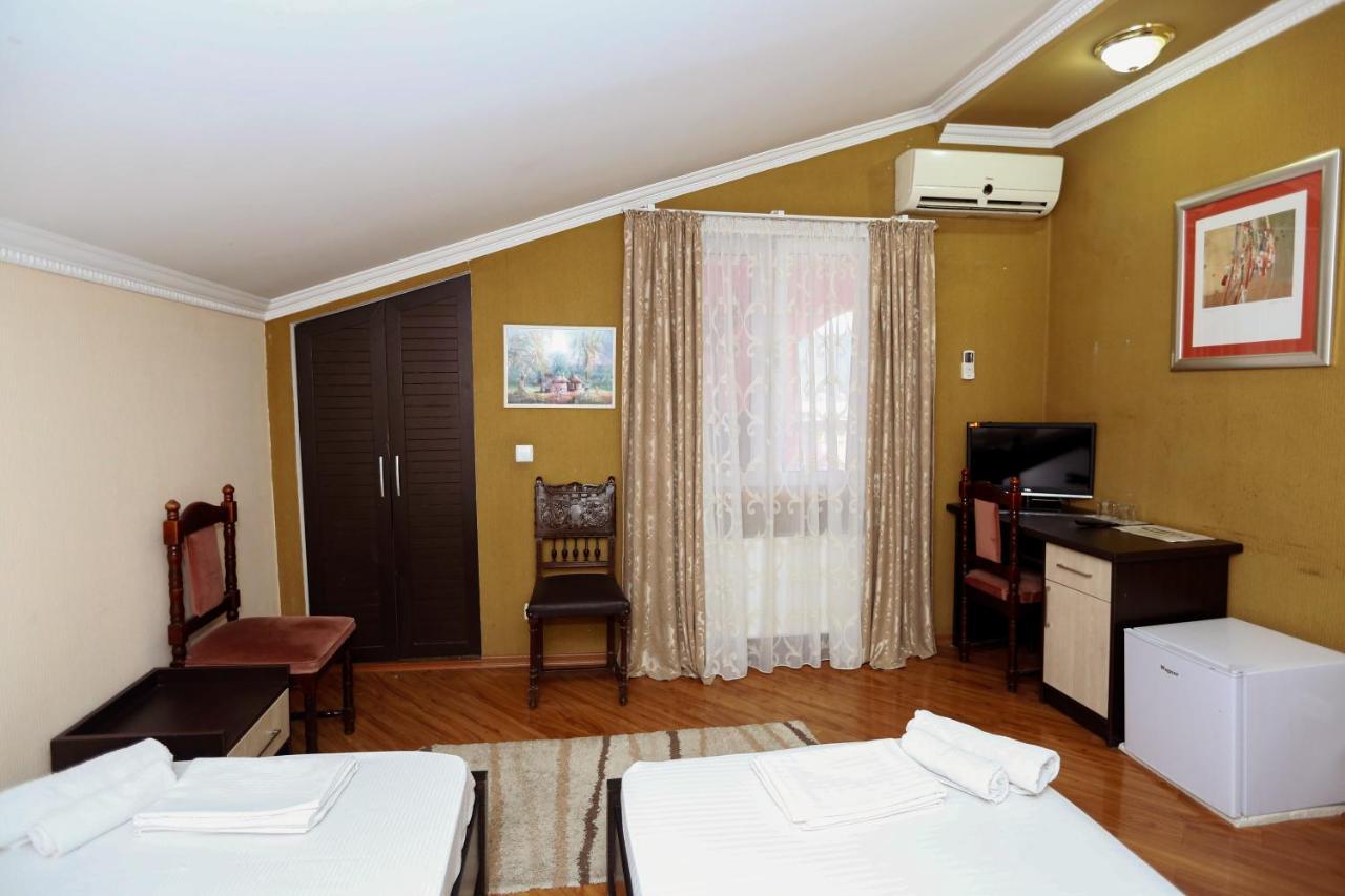 Hotel Isaka Tbilisi Buitenkant foto