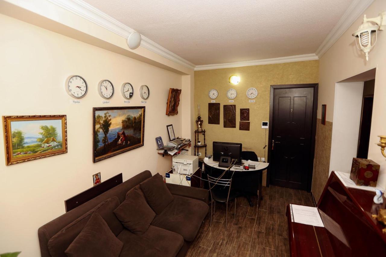 Hotel Isaka Tbilisi Buitenkant foto